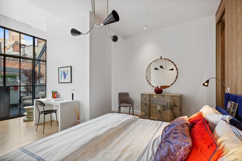 taylor swift's cornelia street bedroom