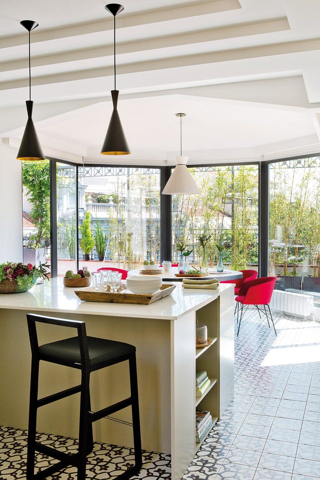 cocina con office acristalado