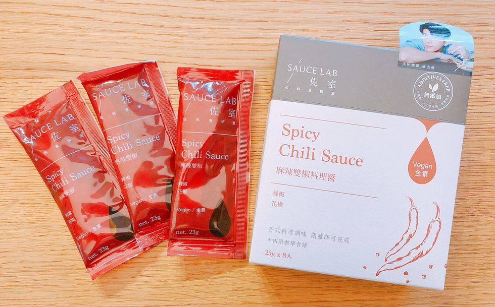 完美男人修杰楷自創品牌「佐室 SAUCE LAB」，推出2款粥品即食包和3種料理醬。