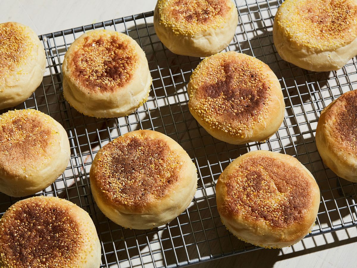 https://hips.hearstapps.com/hmg-prod/images/10-seo-english-muffin-recipe-12141-h-1582749514.jpg?crop=0.888421052631579xw:1xh;center,top&resize=1200:*