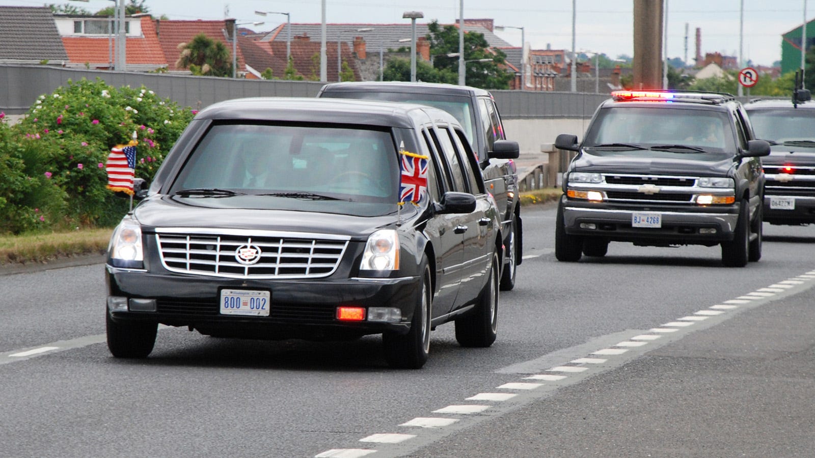 presidential motorcade suburban