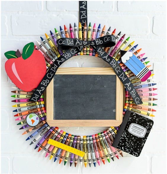 a diy crayon wreath