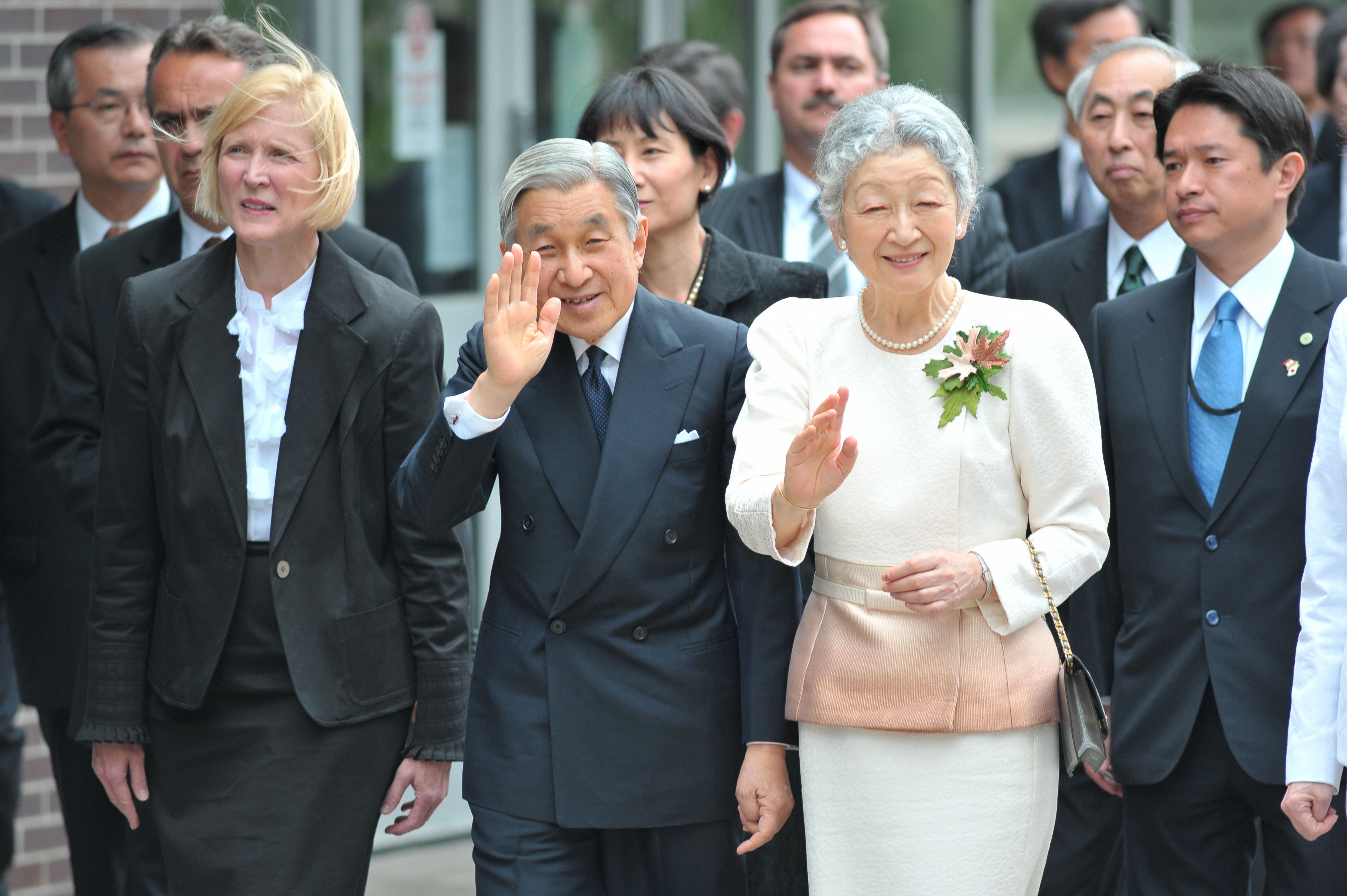 天皇・皇后両陛下　御結婚五十周年祝賀　茶釜　『鳳凰』 天皇・皇后両陛下 御結婚五十周年祝賀 茶釜 『鳳凰』 - メルカリ