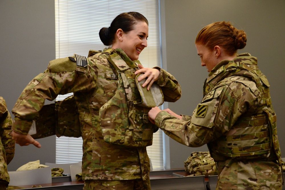Female Body Armor Us Military Finally Made Women S Body Armor