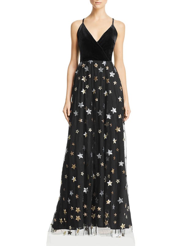 Clothing, Dress, Gown, Day dress, Fashion model, Shoulder, Neck, Pattern, A-line, Cocktail dress, 