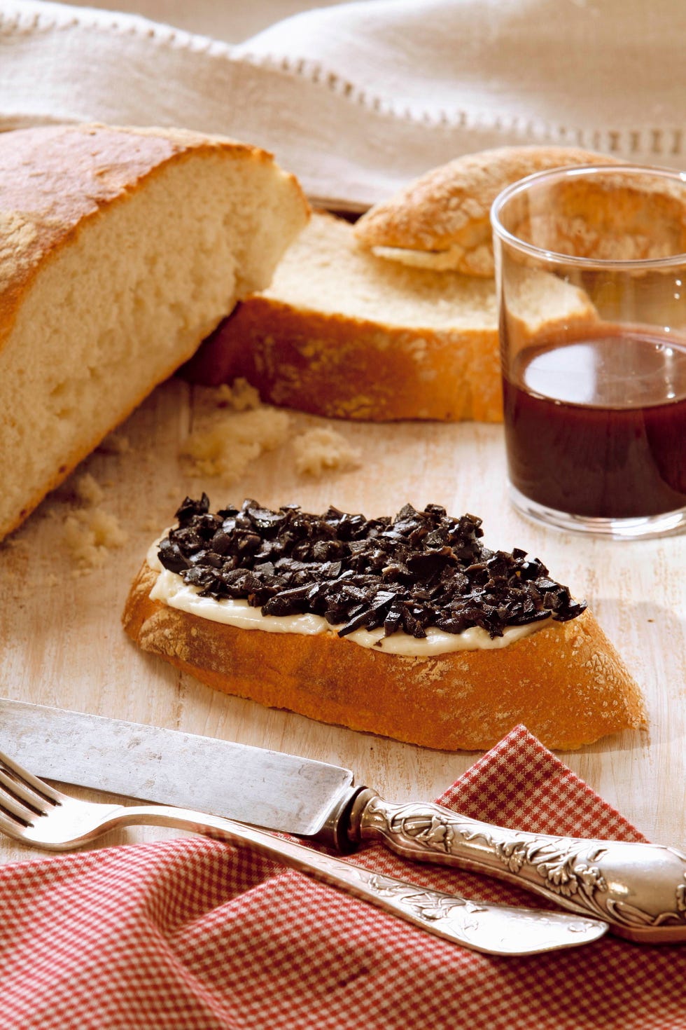 tapa con tapenade