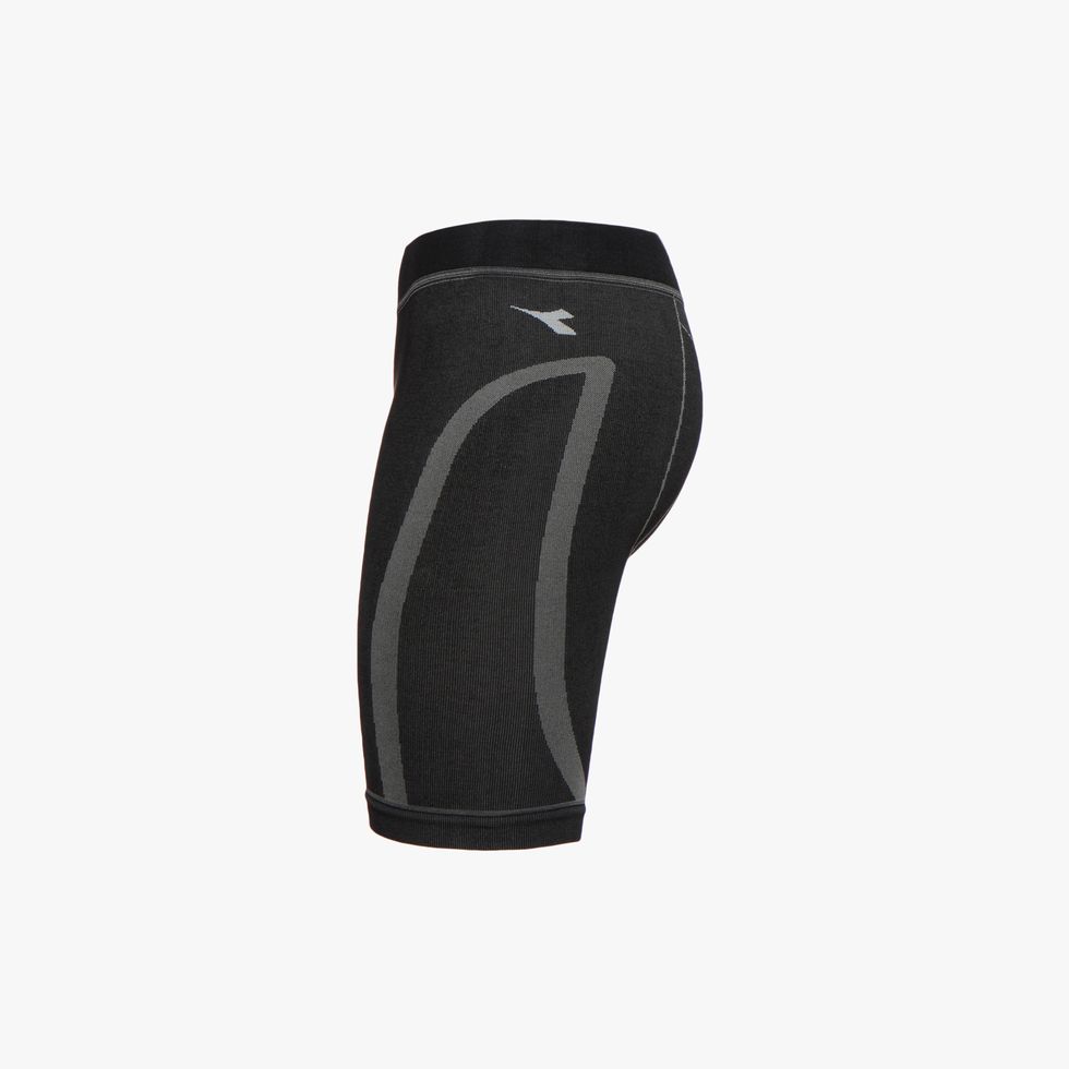 Sportswear, Sports gear, Cycling shorts, Personal protective equipment, Knee, Shorts, Sleeve, 