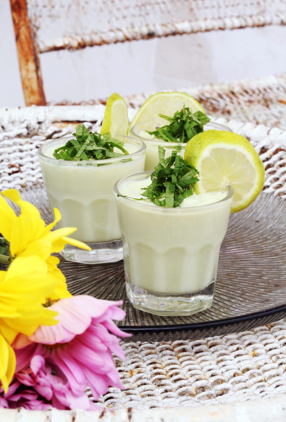 yogur con limón y hierbabuena
