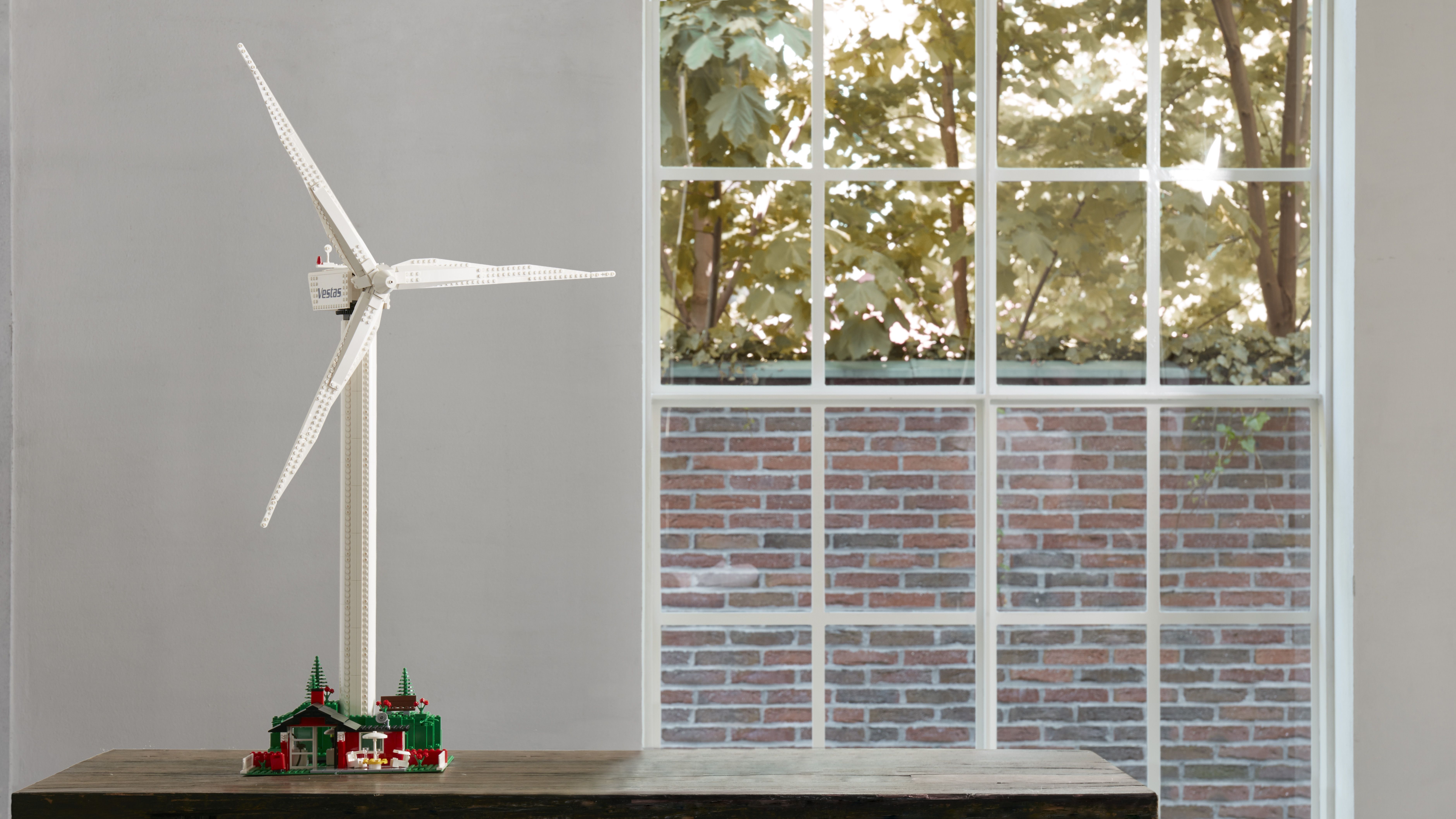 Manhattan historisk ubehageligt Put Renewable Energy On Your Desk With a Lego Wind Turbine