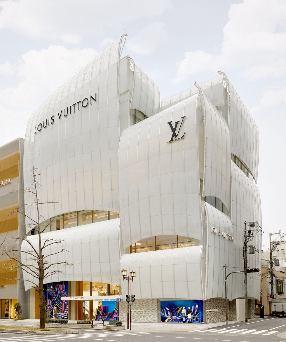 Louis Vuitton全球首家咖啡廳進駐日本！Le Café V攜手日本名廚須賀洋介同步開設「隱藏餐廳」