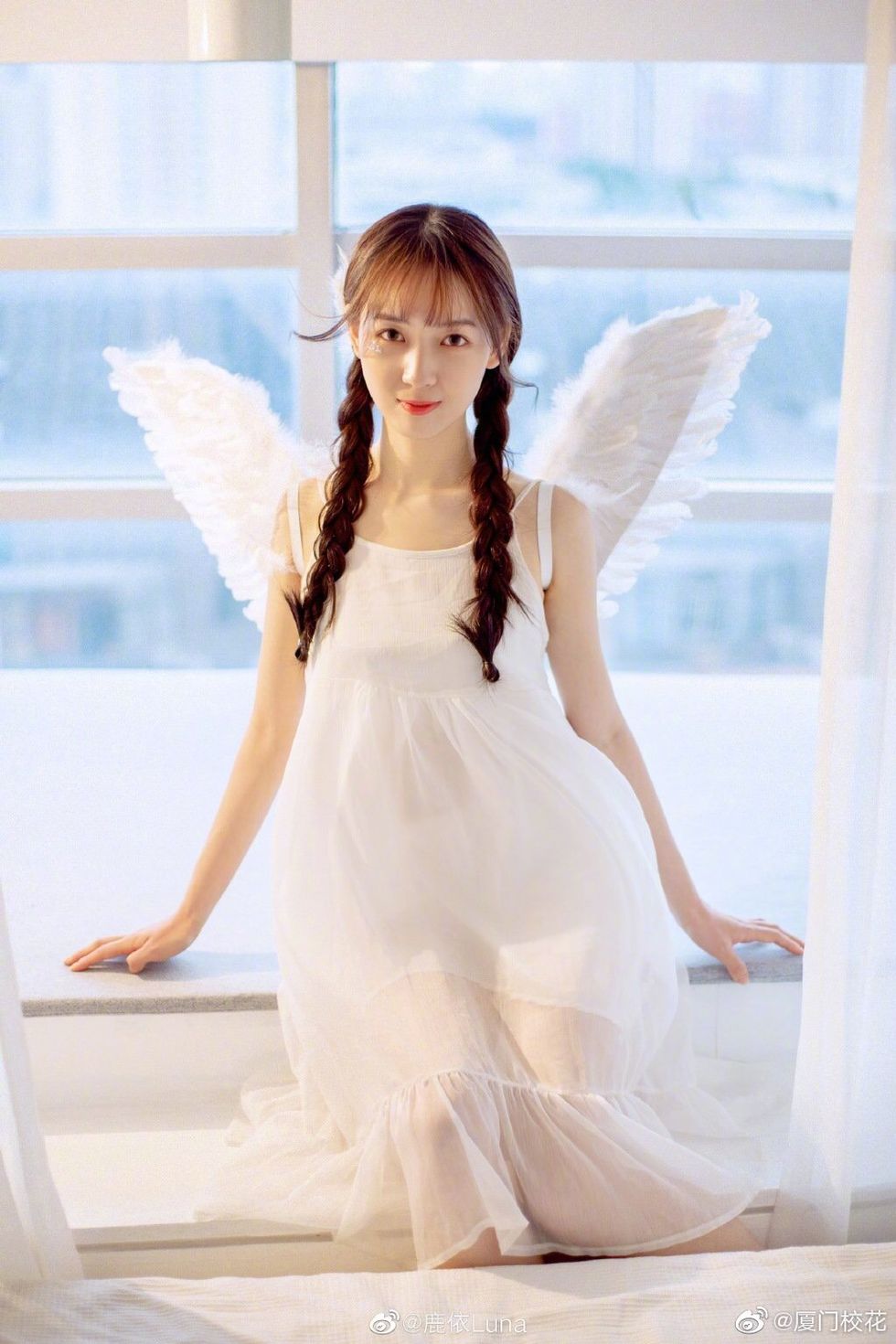 White, Clothing, Beauty, Dress, Angel, Long hair, Japanese idol, Wedding dress, Fictional character, Gown, 