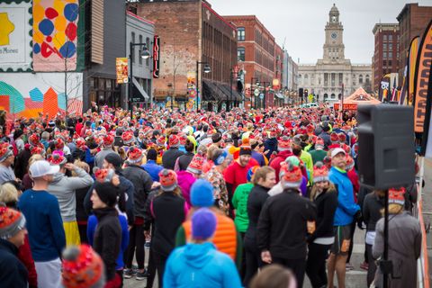 unners line up for the des moines turkey trot, which started just three years ago