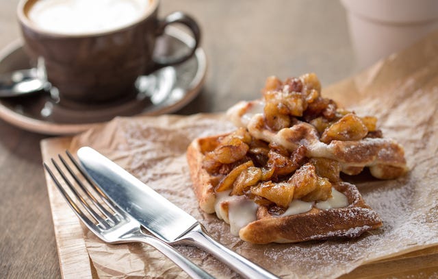 apple-cinnamon-waffles-1000.jpg