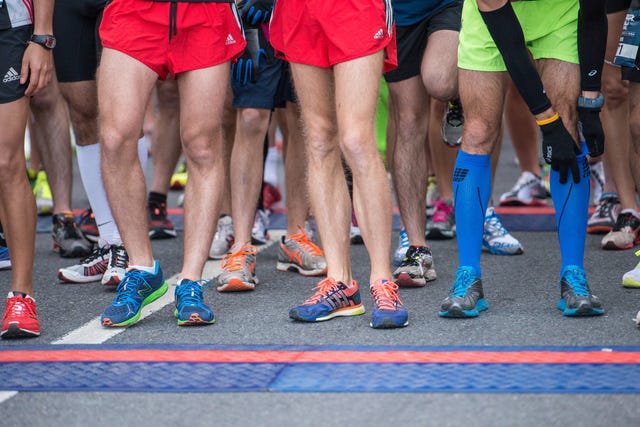 runners at starting line 