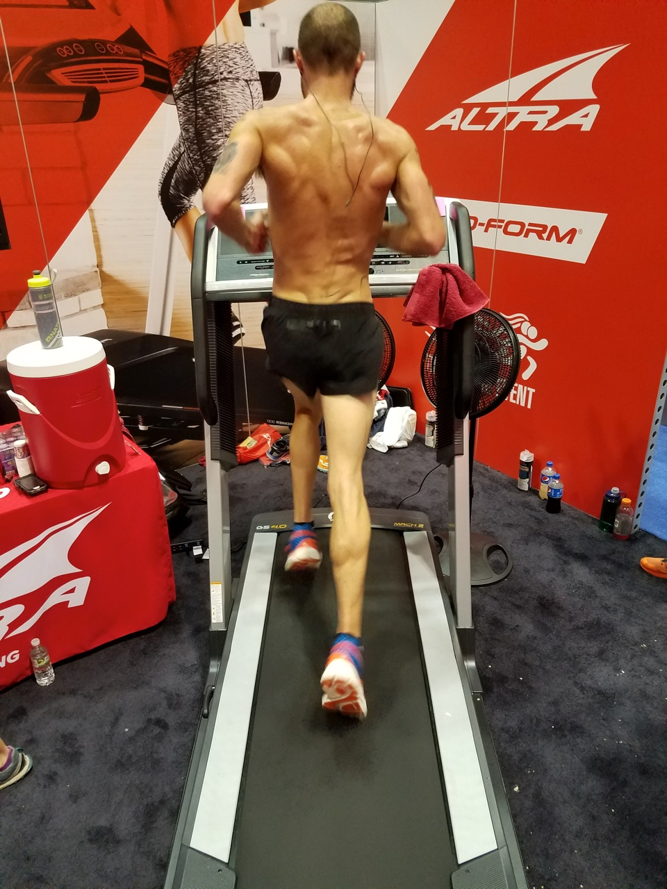 Jacob Puzey breaking the 50 mile treadmill record