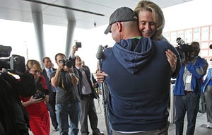 boston marathon bomb victim engaged to firefighter that rescued her