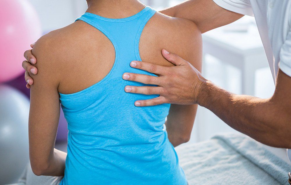 Mid-Back and Shoulder Pain Treatment, Chiropractor Boston