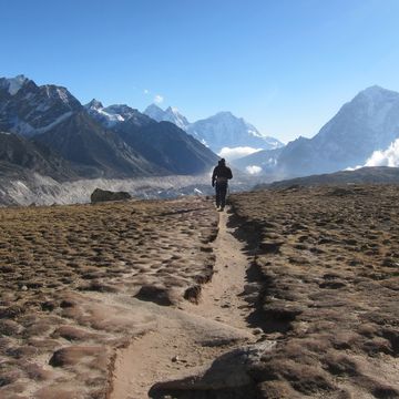Alex Hutchinson hiking near Mount Everest.