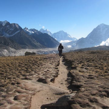 Alex Hutchinson hiking near Mount Everest. Alex Hutchinson hiking near Mount Everest.