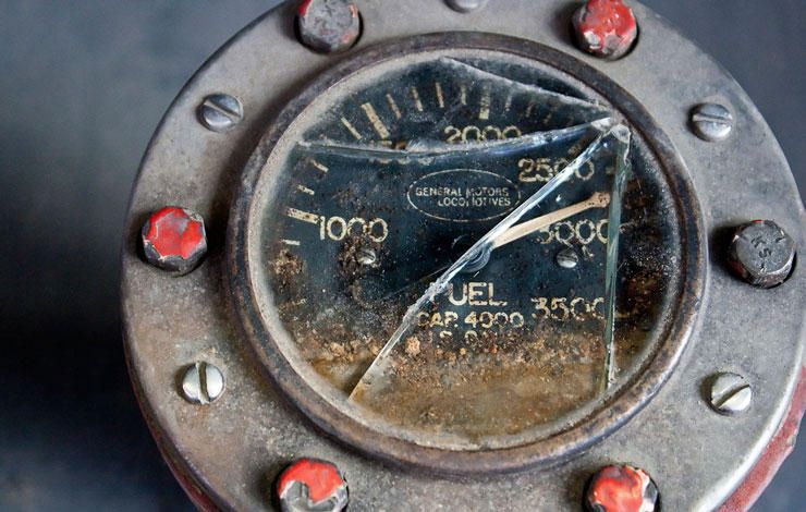 broken fuel gauge