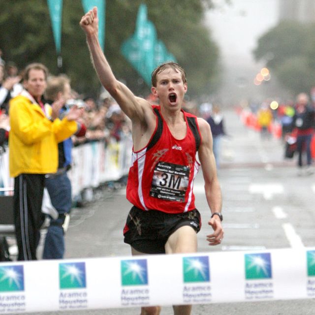 Ryan Hall wins the Houston Half Marathon