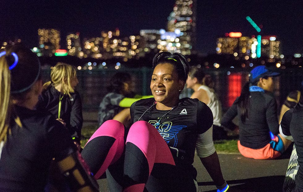 Night, Team, Footwear, Crowd, Recreation, City, Sportswear, Vehicle, Physical fitness, World, 