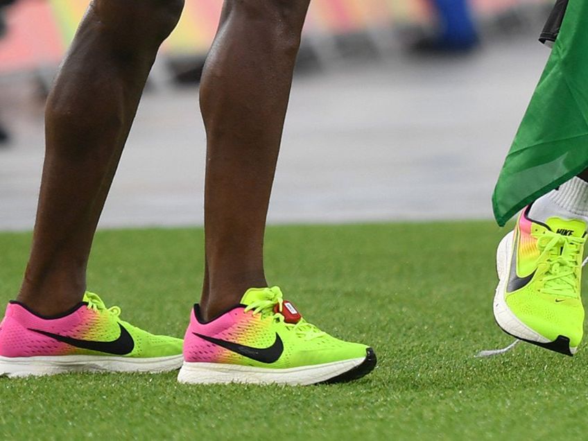 muerto Tener cuidado locutor Nike's Magic Shoes: What If They Really Work? | Runner's World