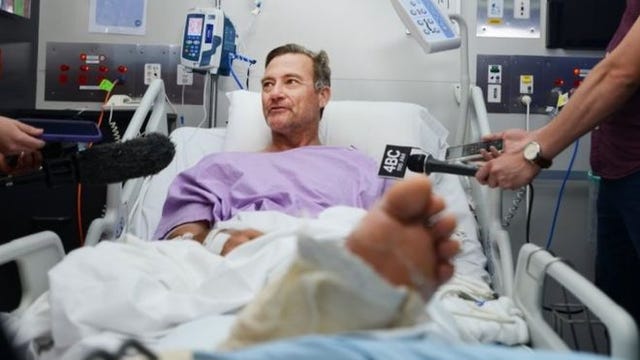 hiker crawled with broken leg