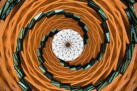Een opname van de hypnotiserende fractals in het interieur van de Moskee van de Theologiefaculteit van de Universiteit van Marmara in Istanbul De architectuur van het gebouw dat in de wijk Altunizade ligt is een moderne toepassing van een klassiek Ottomaans ontwerp