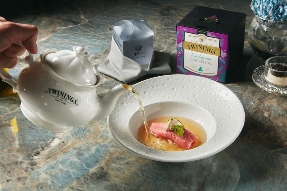 星hoshi table攜手唐寧茶開發創意無菜單料理！「紅茶和牛高湯、和羊佐白花椰菜蜂蜜醬」饕客必嘗鮮