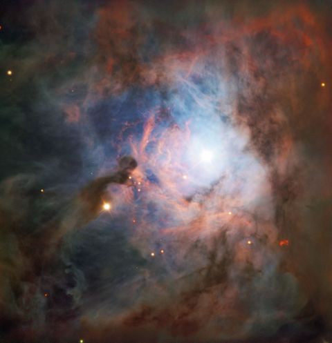 Op deze opname gemaakt met de Very Large Telescope van de Europese Zuidelijke Sterrenwacht is NGC 2023 te zien een nevel op zon 1500 lichtjaar afstand in het sterrenbeeld Orion De wolk heeft een melkwitte gloed door de reflectie van het licht van HD 37903 een immense jonge ster die in de buurt staat