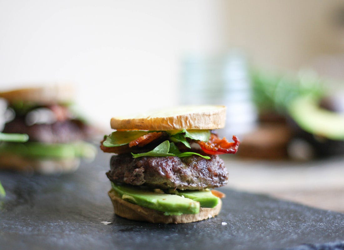 Food, Dish, Cuisine, Hamburger, Ingredient, Slider, Breakfast sandwich, Veggie burger, Finger food, Cheeseburger, 
