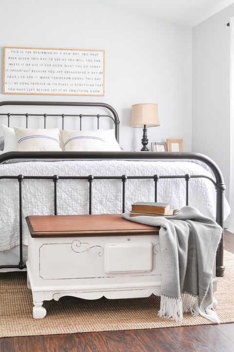 guest room ideas foot of the bed
