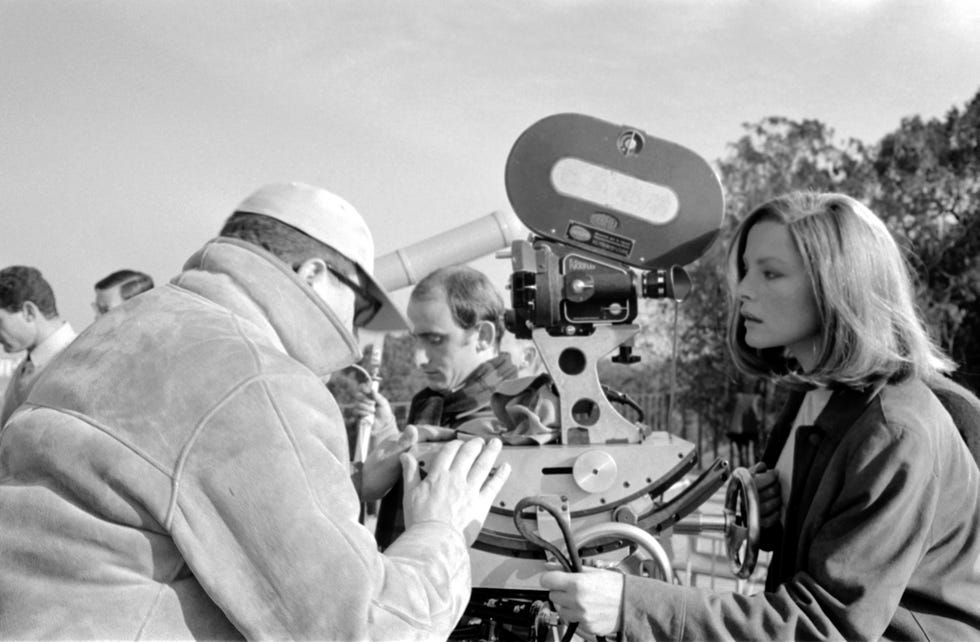 Virna Lisi on set