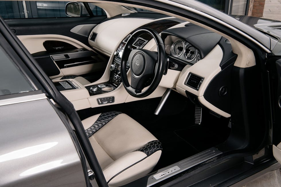 jato 2+2 interior