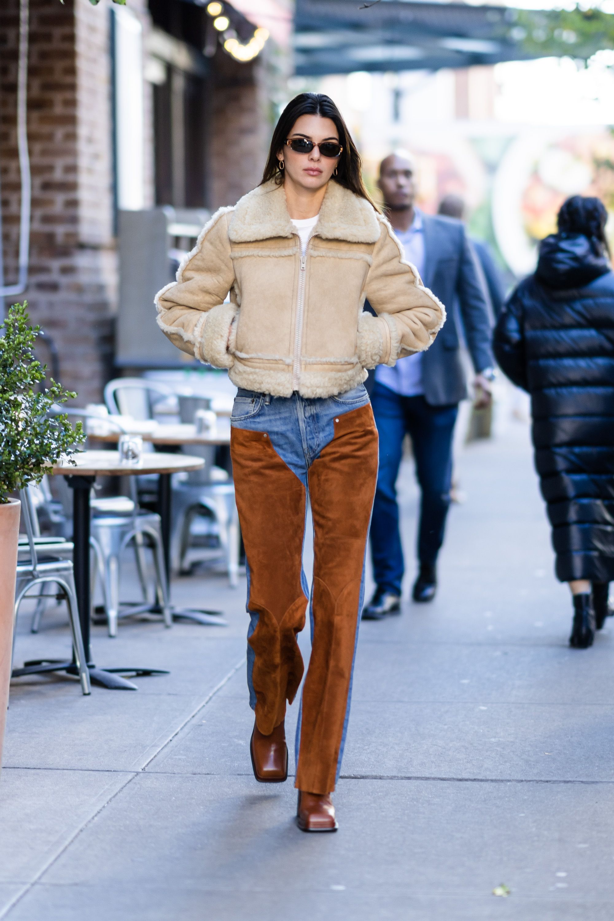 Shearling coat hot sale street style