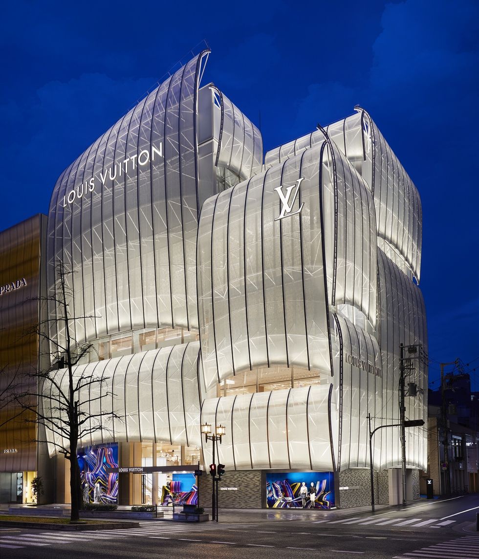 Louis Vuitton全球首家咖啡廳進駐日本！Le Café V攜手日本名廚須賀洋介同步開設「隱藏餐廳」