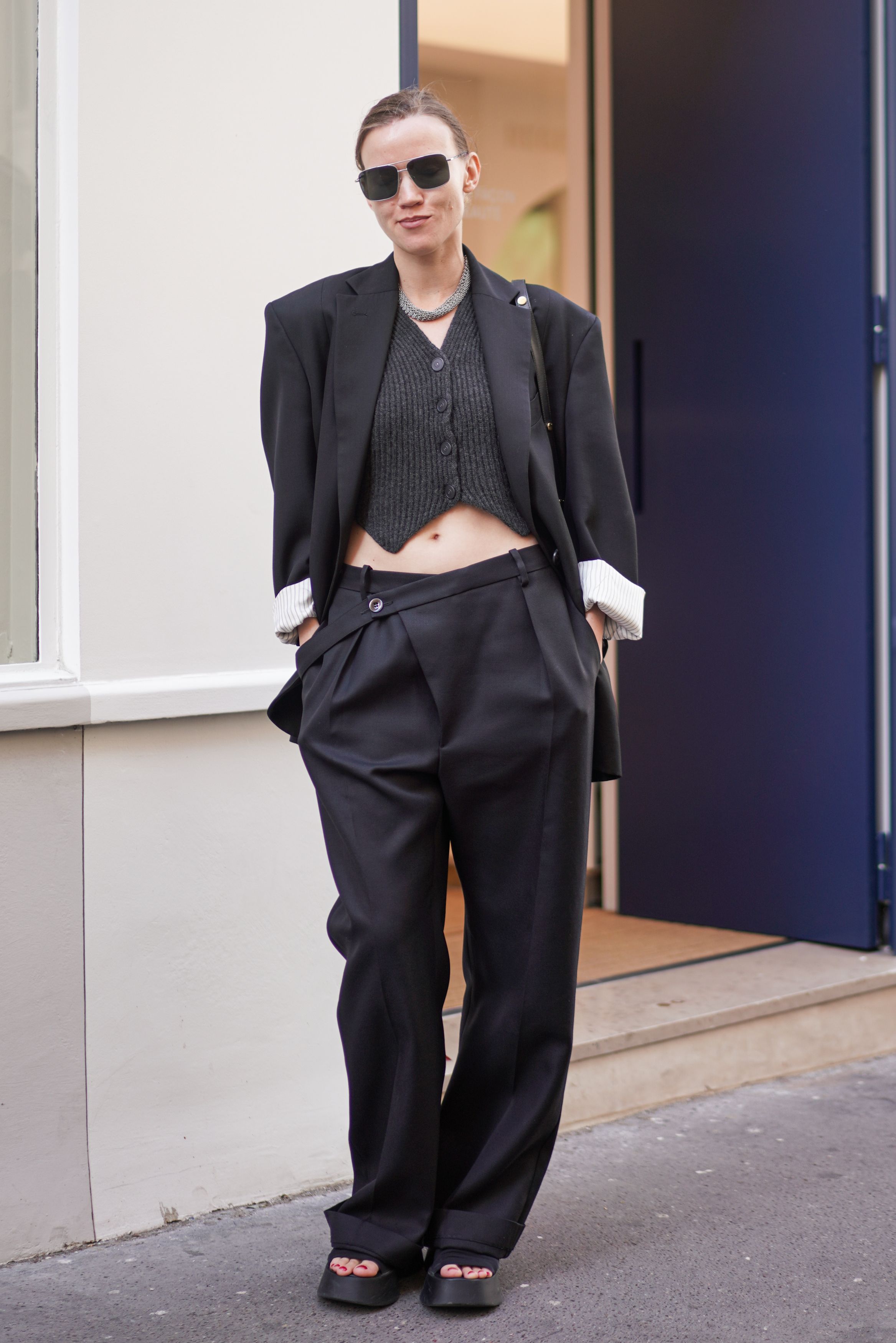 CHANEL クロップドトップス 夏コーデ映え 人気 ギャザーデザインショートシャツ (短丈・クロップドトップス)を