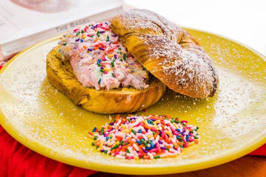 Dish, Food, Cuisine, Ingredient, Baked goods, Dessert, Doughnut, Pączki, Produce, Sprinkles, Dish, Food, Cuisine, Ingredient, Baked goods, Dessert, Doughnut, Pączki, Produce, Sprinkles,
