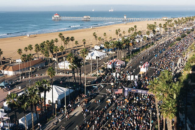 Crowd, People, Town, Urban area, City, Tree, Coast, Metropolitan area, Tourism, Beach, 