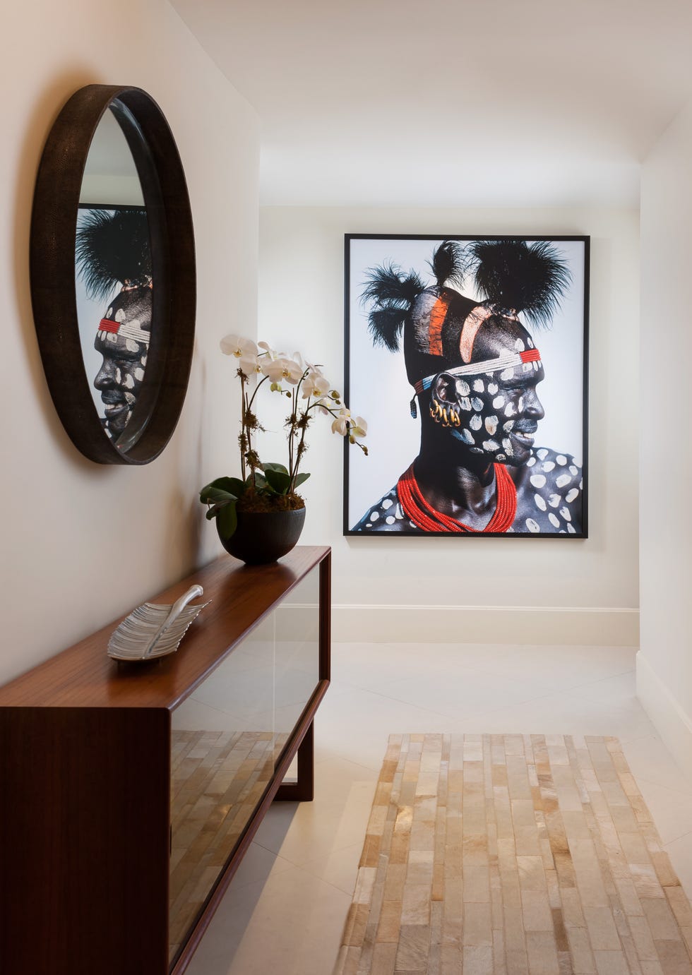 Eye Candy: 10 Gallery Walls Done Right  House and home magazine, Photo  wall gallery, Home decor