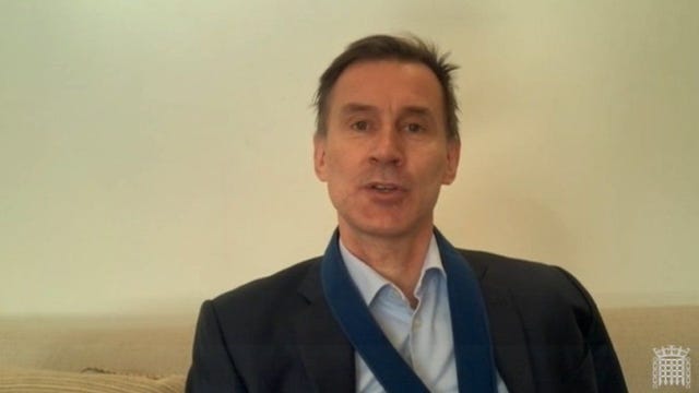 jeremy hunt breaks arm running