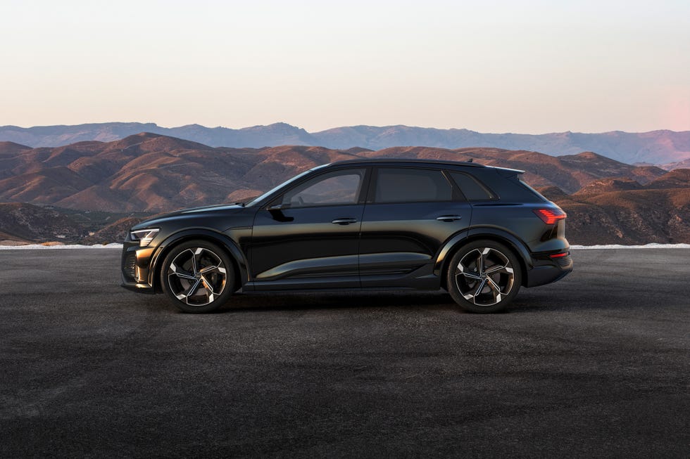 Gallery 2024 Audi SQ8 etron Exterior