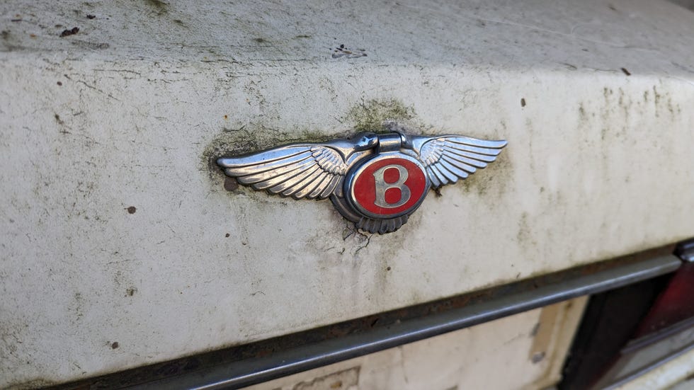 Visiting the Biggest Rolls-Royce and Bentley Junkyard in England