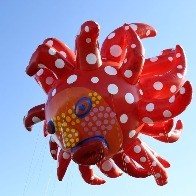Yayo Kusama Balloon Macy's Thanksgiving Parade