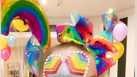 preview for Jojo Siwa Fans Think She Just Came Out On TikTok