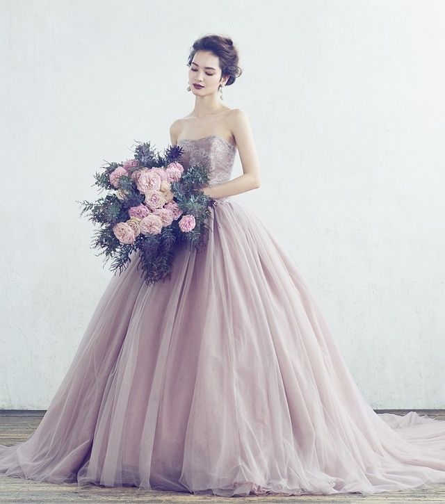 人気ドレスショップ厳選、お色直しに！】花嫁の永遠の定番色、ピンクの
