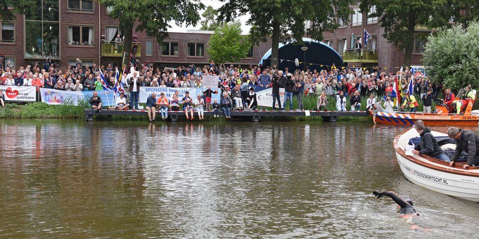 In beeld: Een ode aan de 11stedenzwemtocht van Maarten van der Weijden