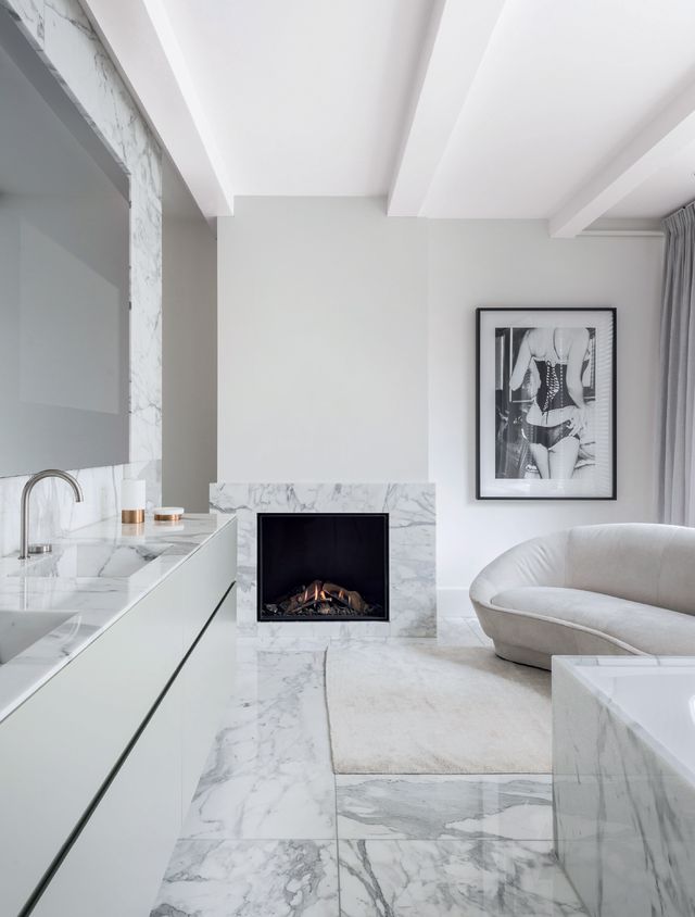 Room, White, Living room, Interior design, Property, Furniture, Floor, Fireplace, Ceiling, Wall, 