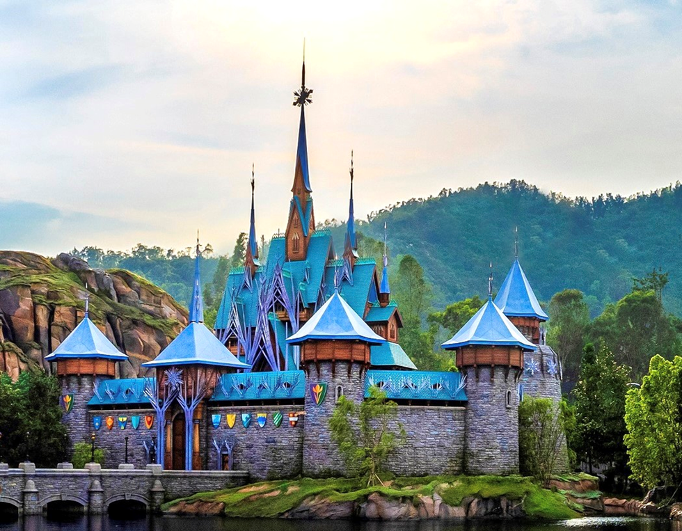 全球首個及最大型的《冰雪奇緣》主題園區！魔雪奇緣世界將於11月20日在香港迪士尼樂園度假區隆重開幕